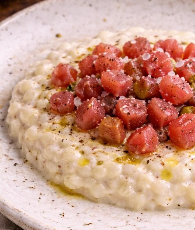 Risotto con crema di burrata e tartare di tonno